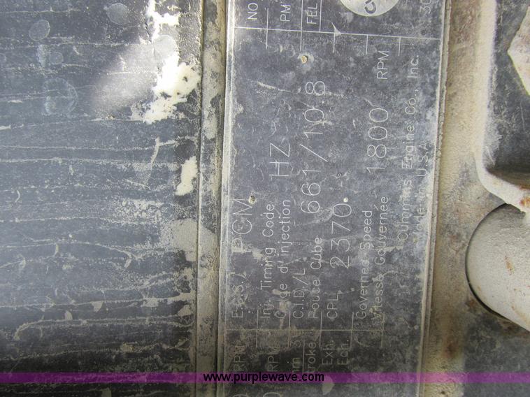 image for item I8962 1998 Volvo WG flatbed truck