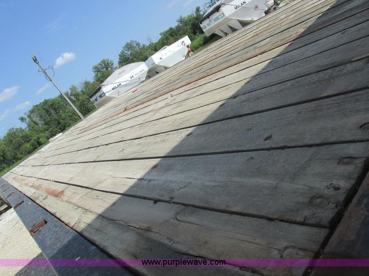 image for item I8962 1998 Volvo WG flatbed truck