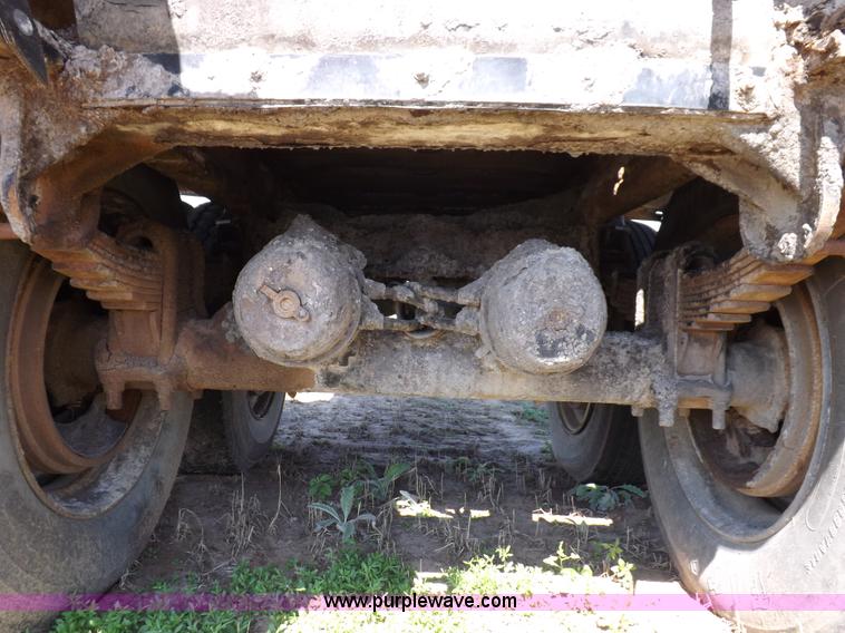 image for item I9074 1992 Flowboy chain bottom trailer