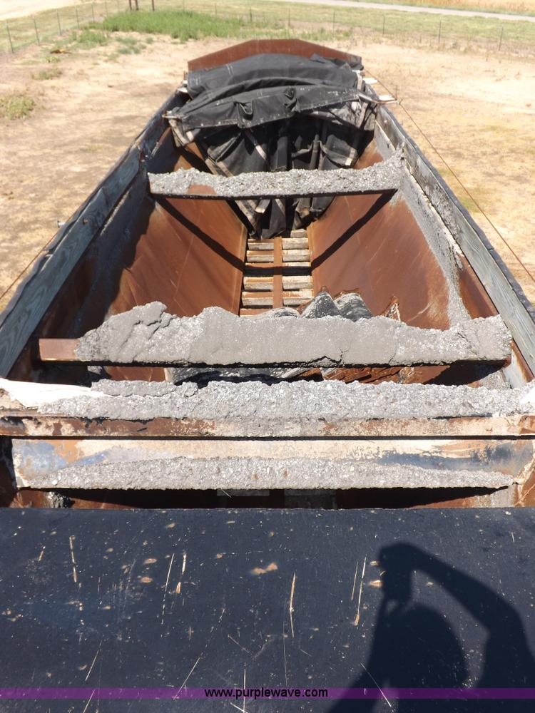 image for item I9074 1992 Flowboy chain bottom trailer