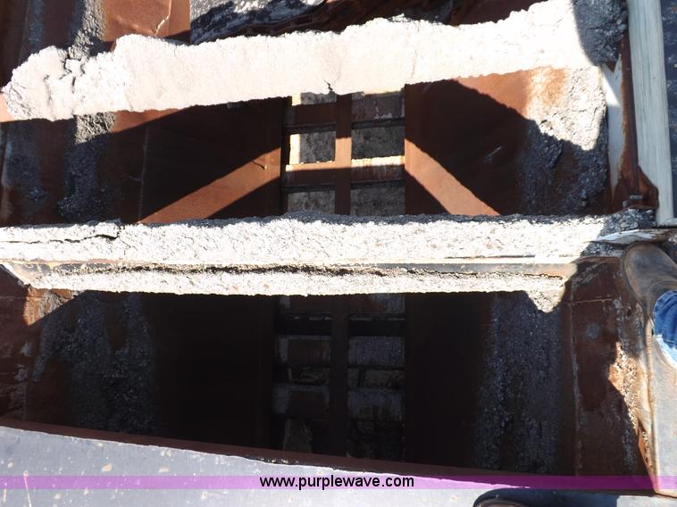 image for item I9074 1992 Flowboy chain bottom trailer