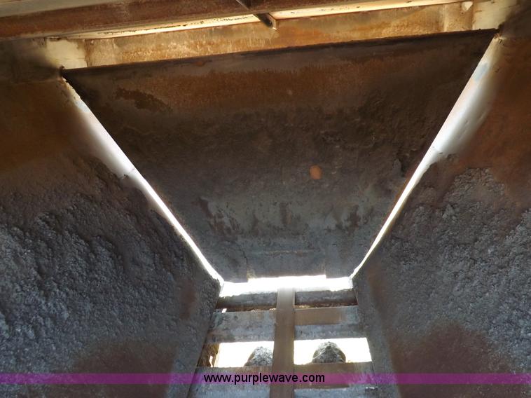 image for item I9074 1992 Flowboy chain bottom trailer