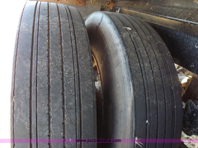 image for item I9074 1992 Flowboy chain bottom trailer