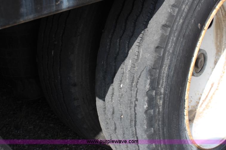 image for item J1123 1985 Kentucky moving van trailer