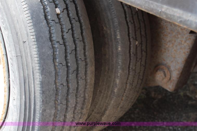 image for item J1123 1985 Kentucky moving van trailer