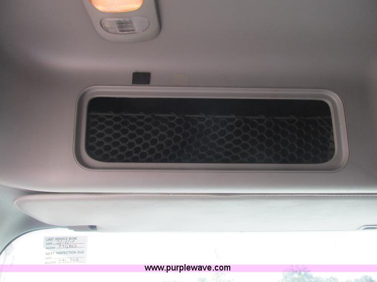 image for item J2463 2006 Freightliner Columbia semi truck