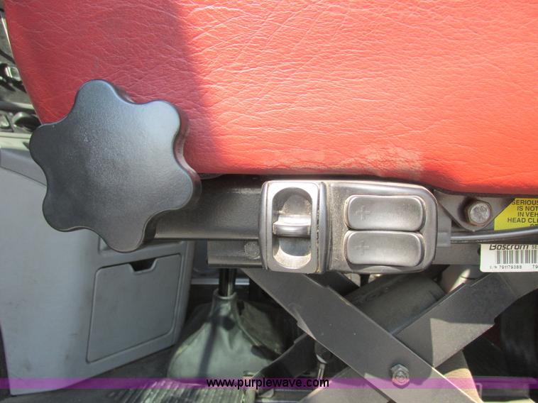 image for item J2463 2006 Freightliner Columbia semi truck