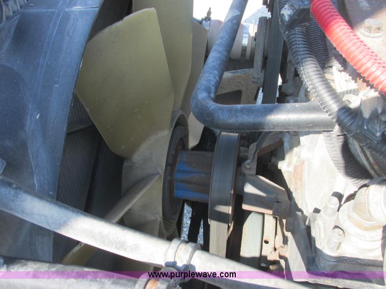 image for item J2463 2006 Freightliner Columbia semi truck