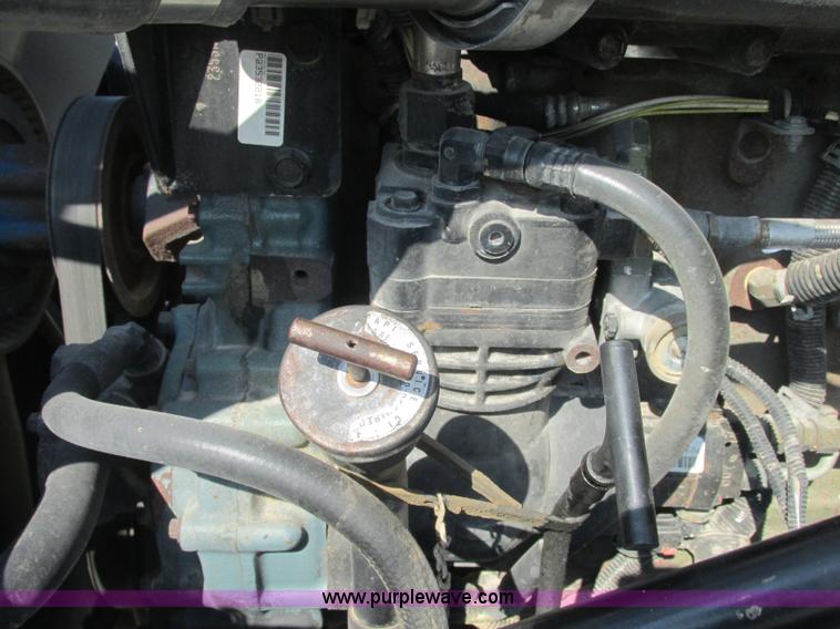 image for item J2463 2006 Freightliner Columbia semi truck