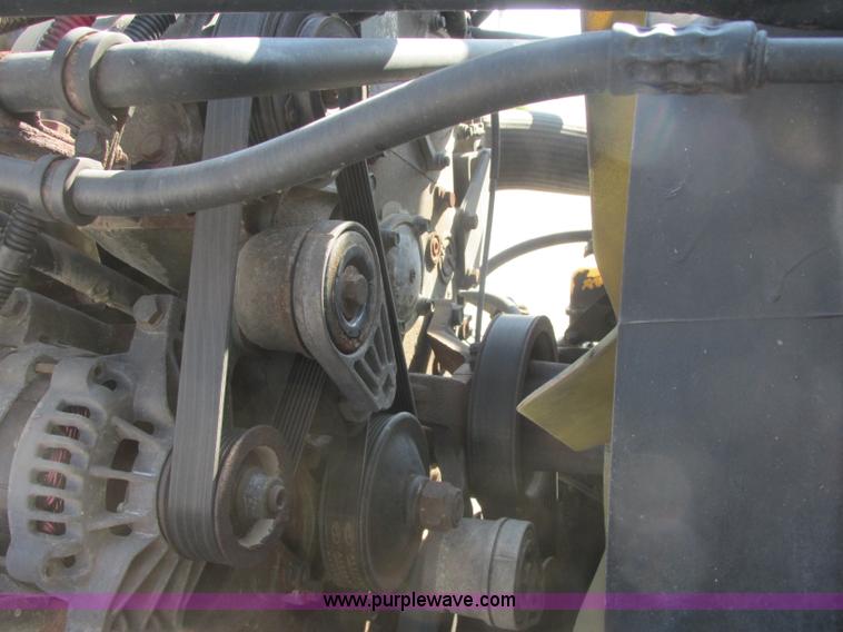 image for item J2463 2006 Freightliner Columbia semi truck