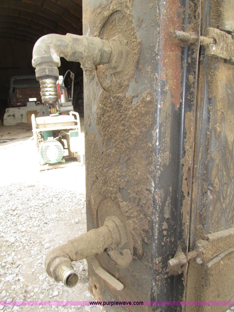 (2) hydraulic wet kit tanks in Red Oak, IA Item AE9286 sold Purple Wave