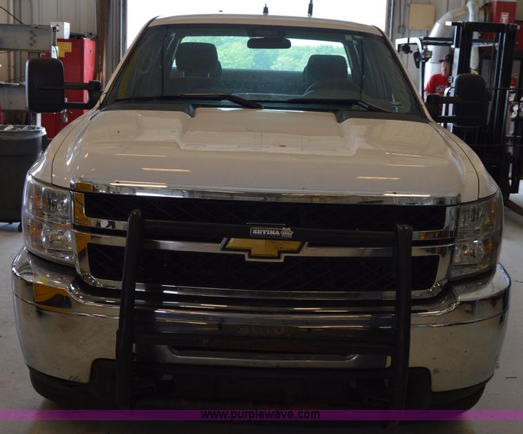 image for item AW9230 2011 Chevrolet Silverado 2500HD Ext. Cab utility truck
