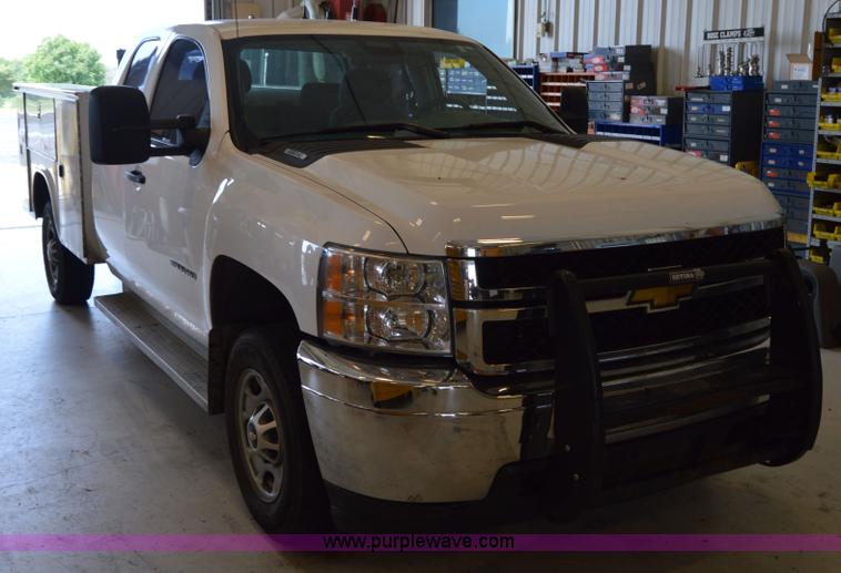 image for item AW9230 2011 Chevrolet Silverado 2500HD Ext. Cab utility truck