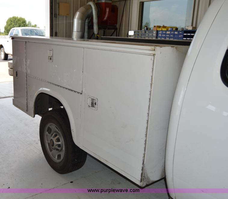 image for item AW9230 2011 Chevrolet Silverado 2500HD Ext. Cab utility truck