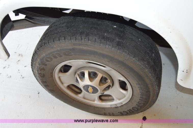 image for item AW9230 2011 Chevrolet Silverado 2500HD Ext. Cab utility truck