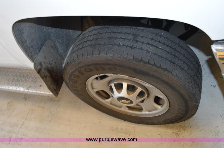 image for item AW9230 2011 Chevrolet Silverado 2500HD Ext. Cab utility truck