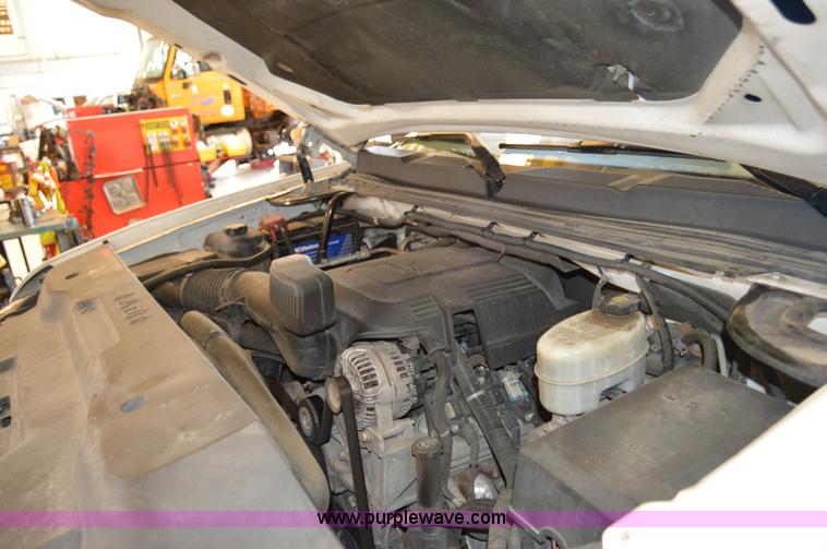 image for item AW9230 2011 Chevrolet Silverado 2500HD Ext. Cab utility truck