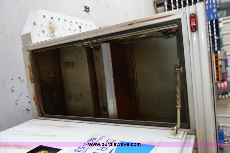 image for item AW9230 2011 Chevrolet Silverado 2500HD Ext. Cab utility truck