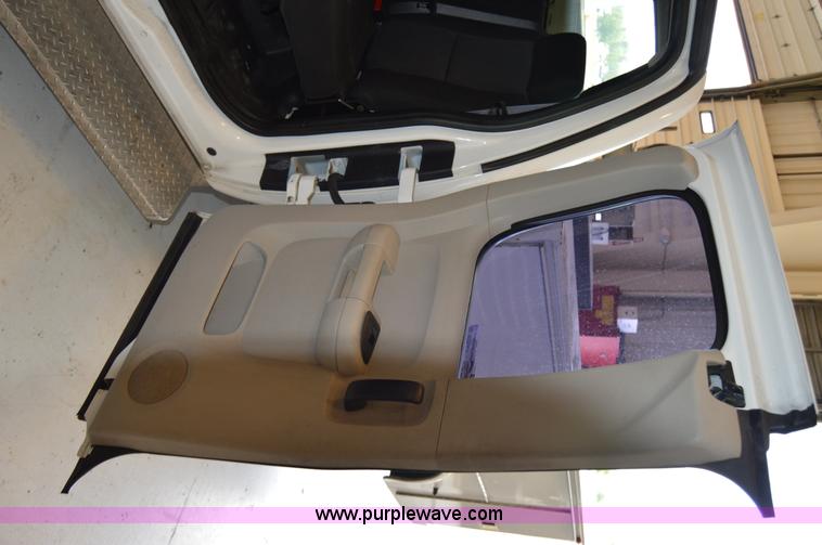 image for item AW9230 2011 Chevrolet Silverado 2500HD Ext. Cab utility truck