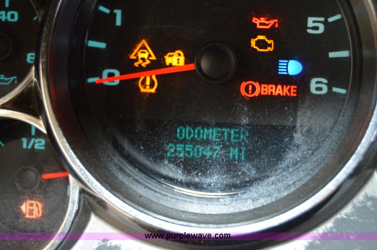 image for item AW9230 2011 Chevrolet Silverado 2500HD Ext. Cab utility truck