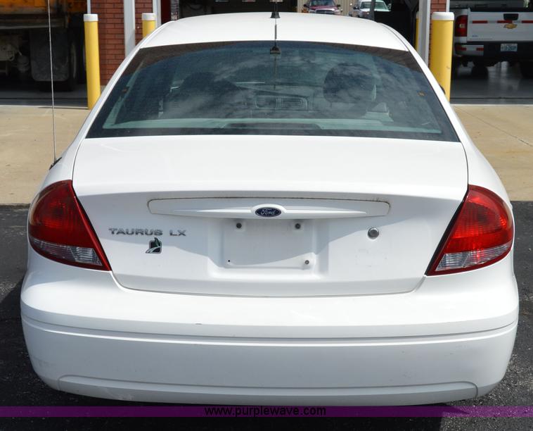 image for item AW9231 2004 Ford Taurus LX