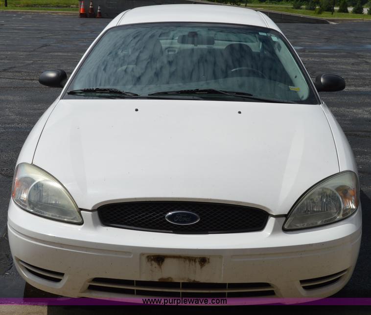 image for item AW9231 2004 Ford Taurus LX