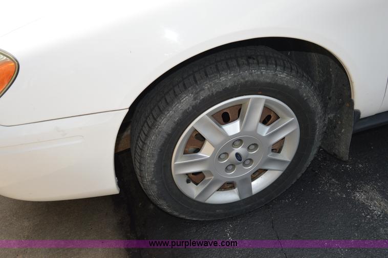 image for item AW9231 2004 Ford Taurus LX