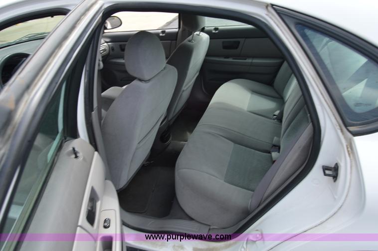 image for item AW9231 2004 Ford Taurus LX