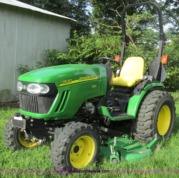 image for item AW9900 2008 John Deere 2520 HST MFWD tractor