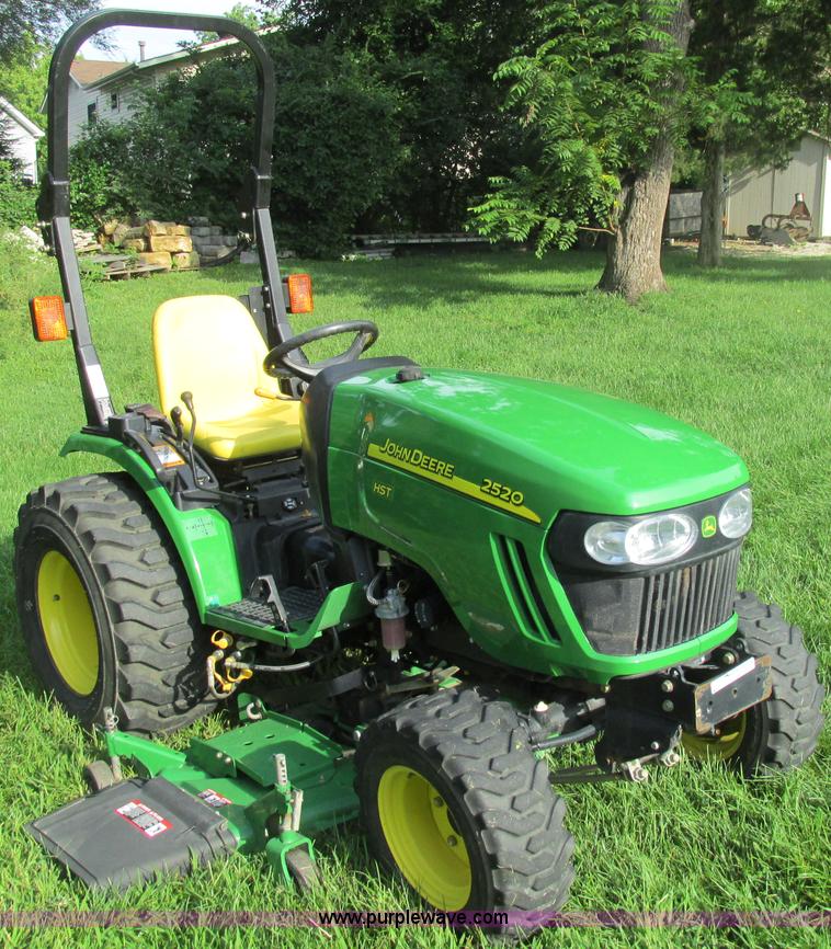 image for item AW9900 2008 John Deere 2520 HST MFWD tractor