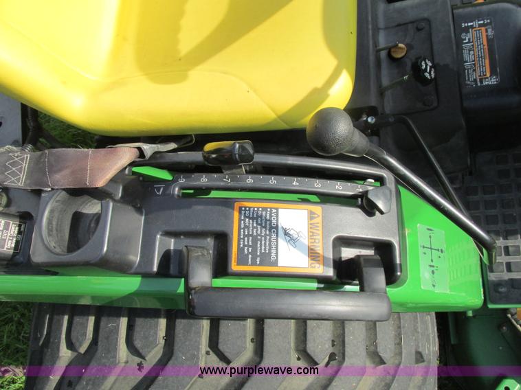 image for item AW9900 2008 John Deere 2520 HST MFWD tractor