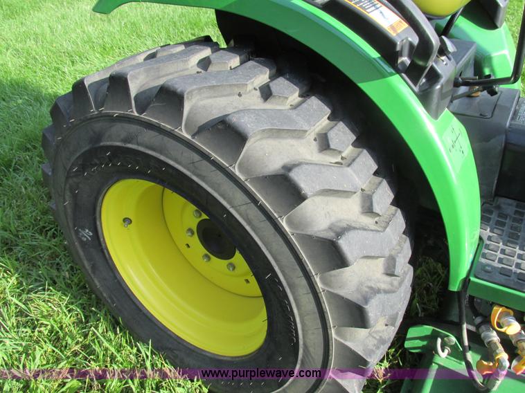 image for item AW9900 2008 John Deere 2520 HST MFWD tractor
