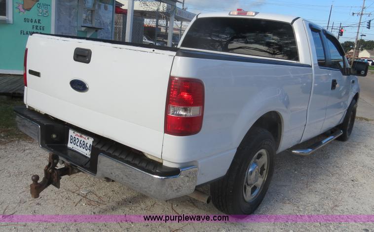 image for item B4944 2006 Ford F150 SuperCab pickup truck