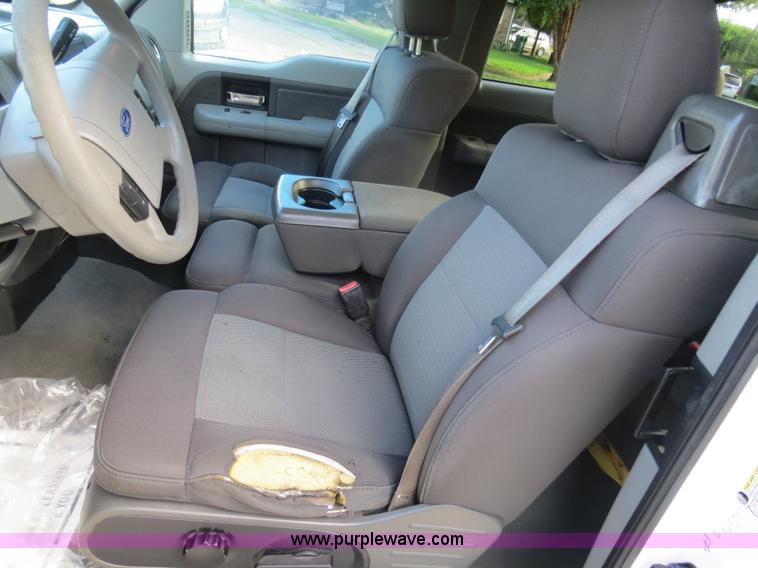 image for item B4944 2006 Ford F150 SuperCab pickup truck