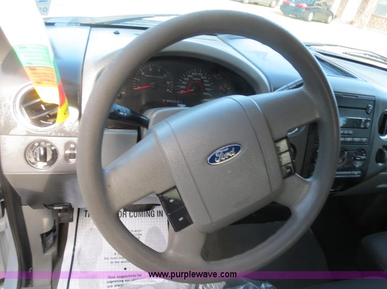 image for item B4944 2006 Ford F150 SuperCab pickup truck