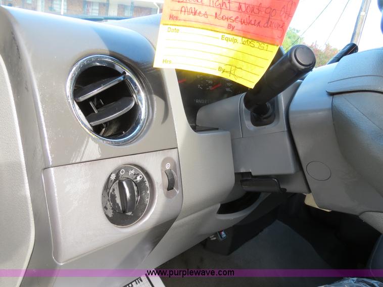 image for item B4944 2006 Ford F150 SuperCab pickup truck