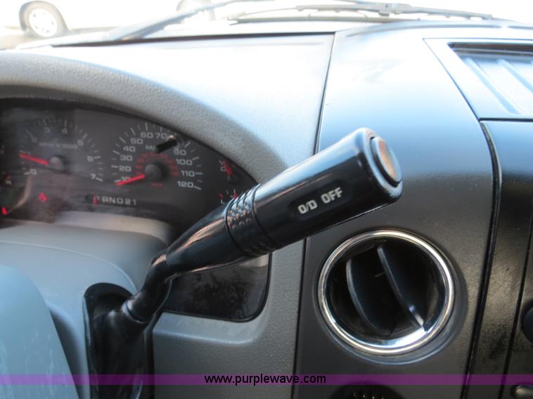 image for item B4944 2006 Ford F150 SuperCab pickup truck