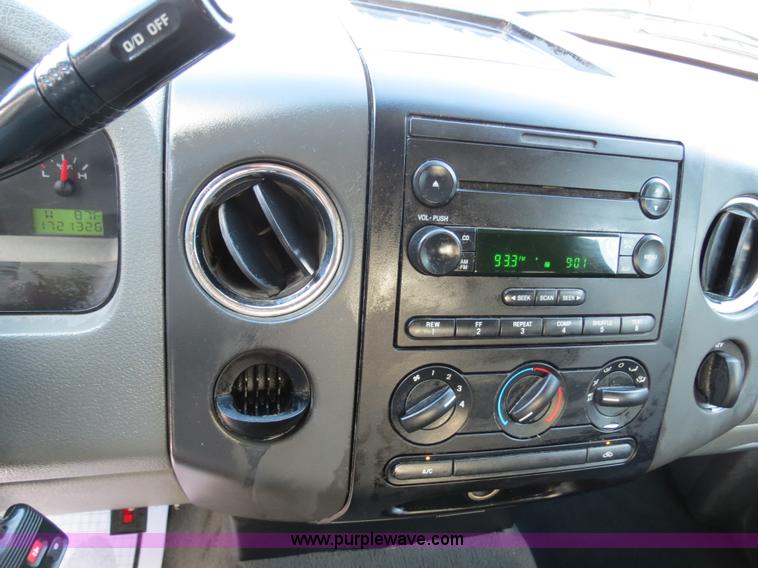 image for item B4944 2006 Ford F150 SuperCab pickup truck