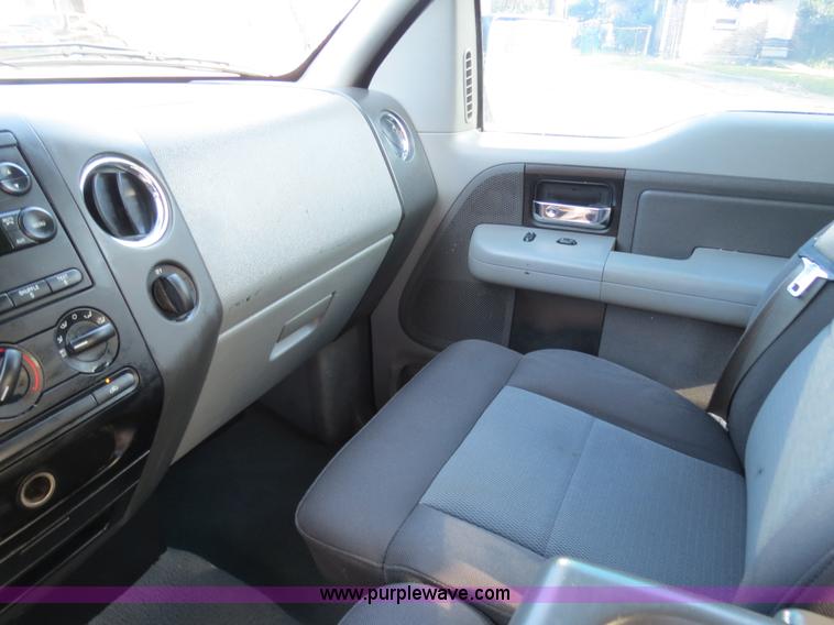 image for item B4944 2006 Ford F150 SuperCab pickup truck