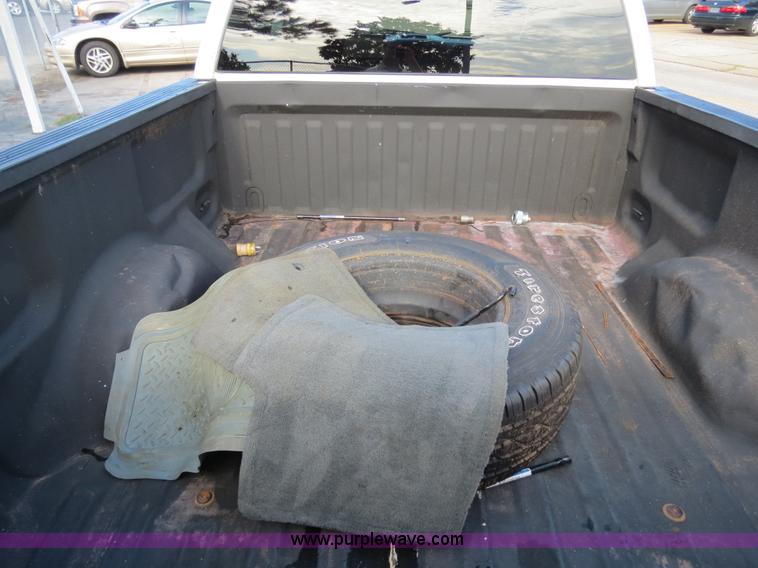 image for item B4944 2006 Ford F150 SuperCab pickup truck