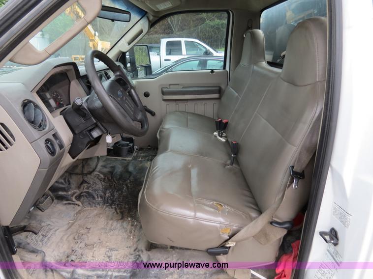 image for item B4946 2008 Ford F550 service truck