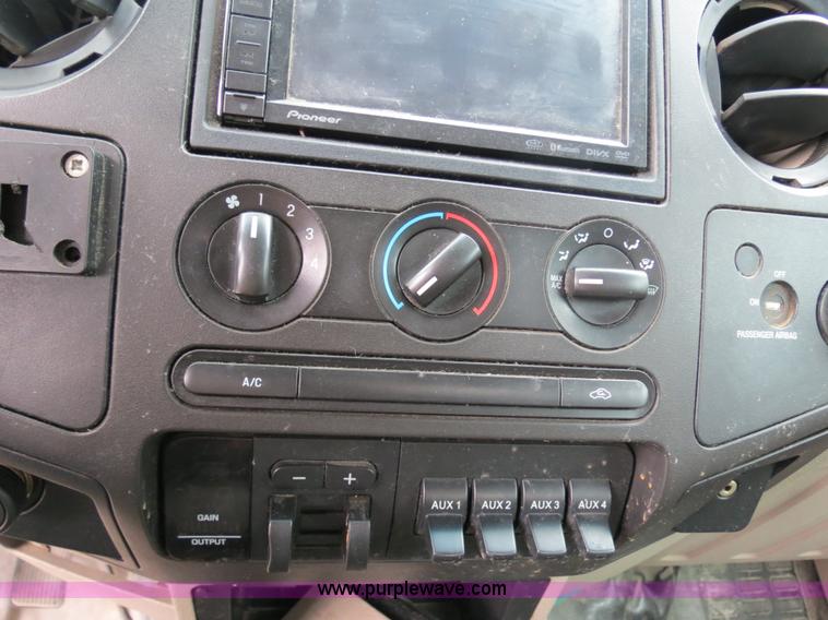 image for item B4946 2008 Ford F550 service truck