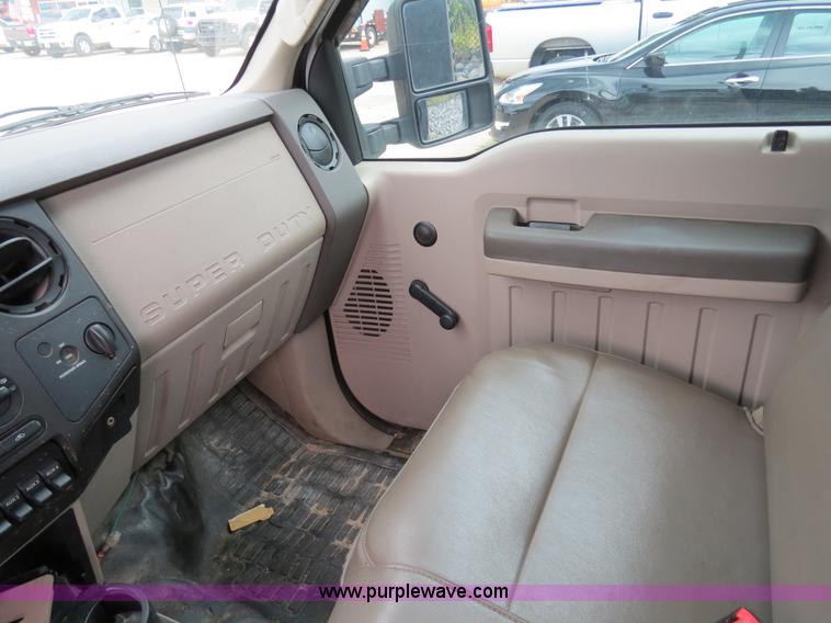 image for item B4946 2008 Ford F550 service truck