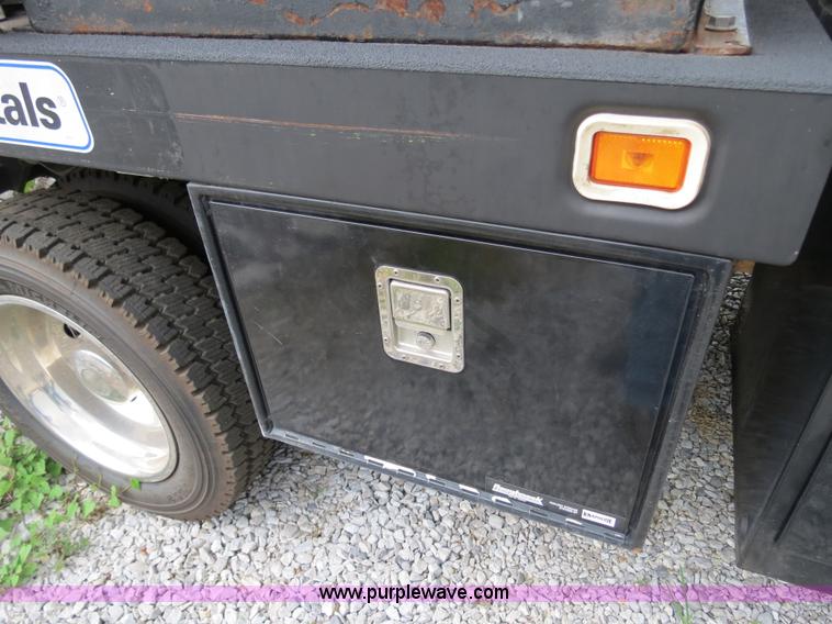 image for item B4946 2008 Ford F550 service truck