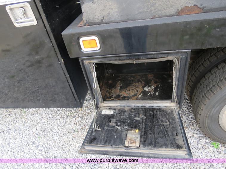 image for item B4946 2008 Ford F550 service truck