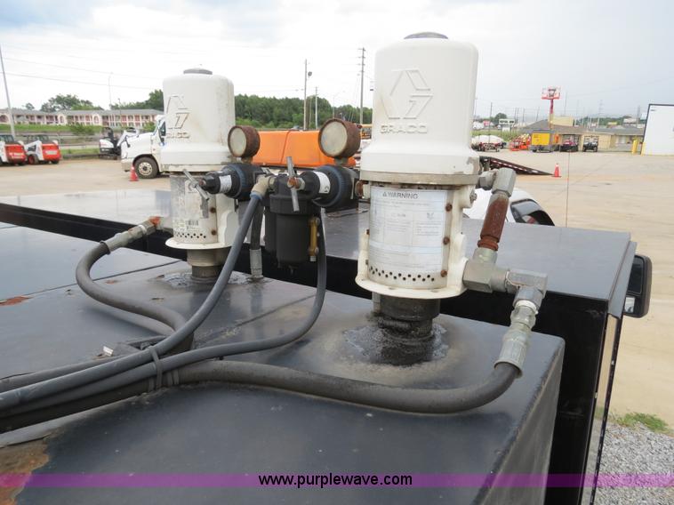 image for item B4946 2008 Ford F550 service truck