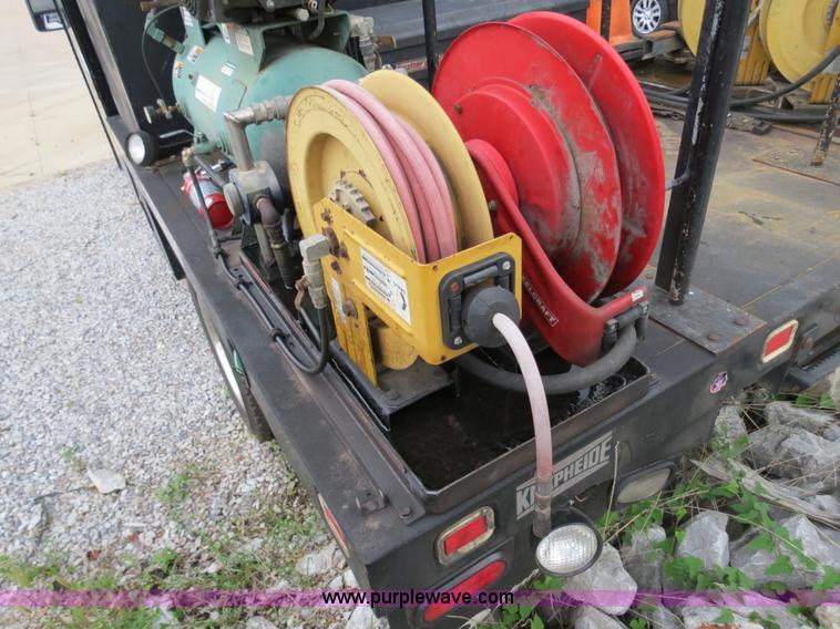 image for item B4946 2008 Ford F550 service truck