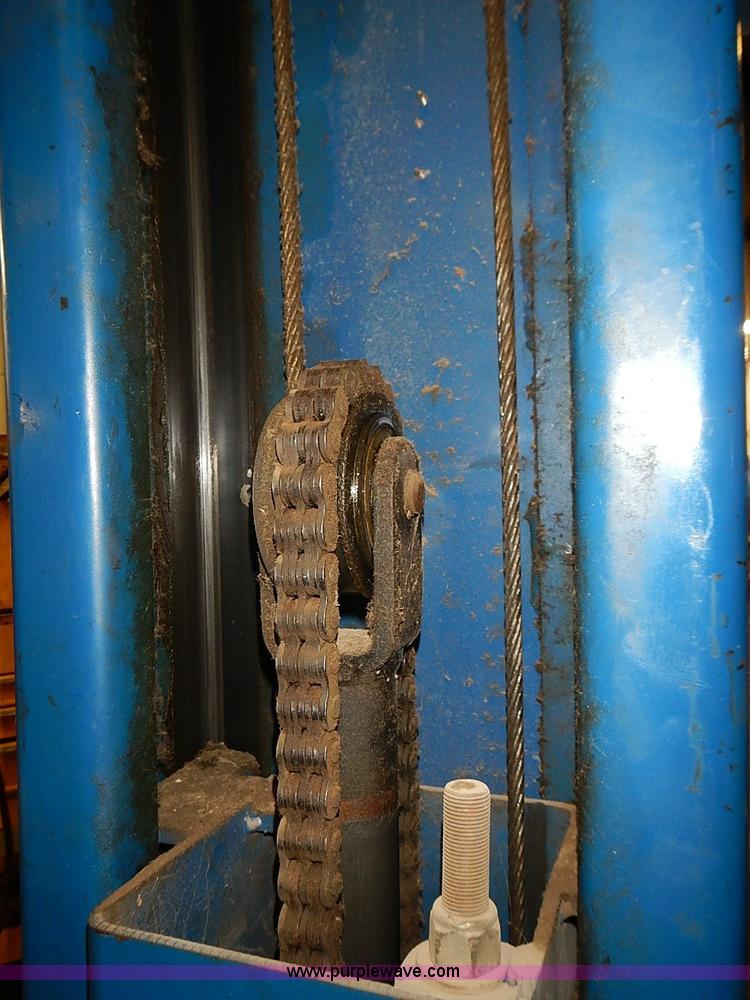 image for item BA9607 Grand Car lift