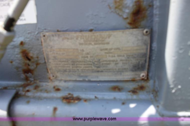 image for item F3297 1988 Fruehauf dry van trailer