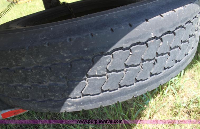 image for item F3297 1988 Fruehauf dry van trailer